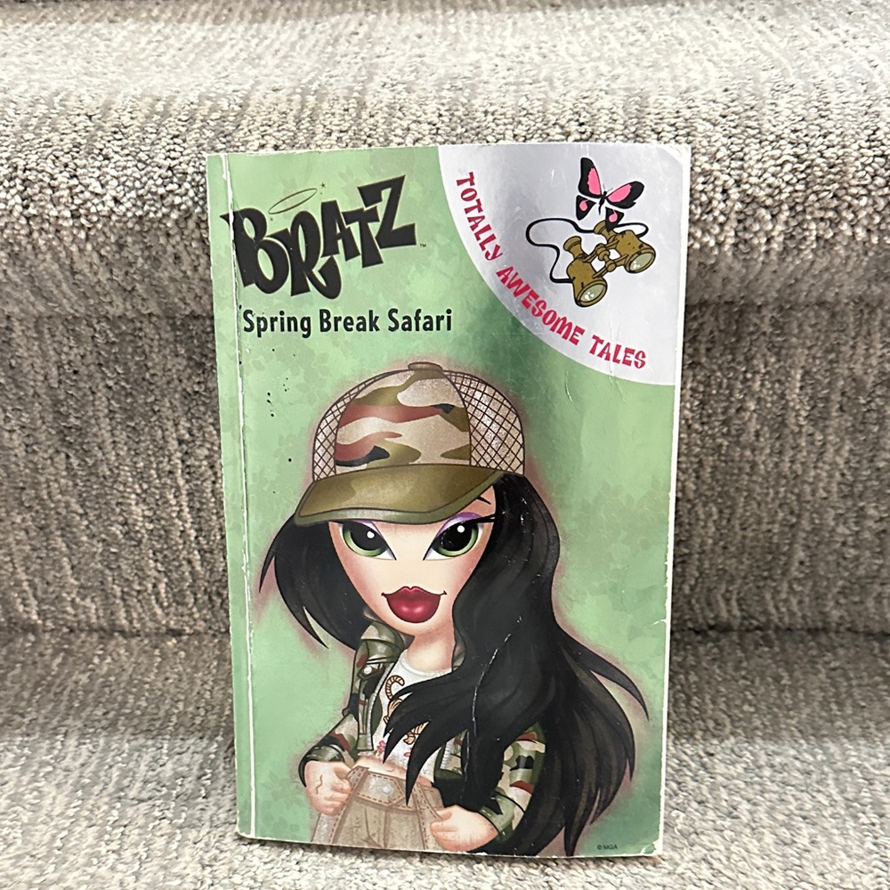 Bratz Spring Break Safari Book